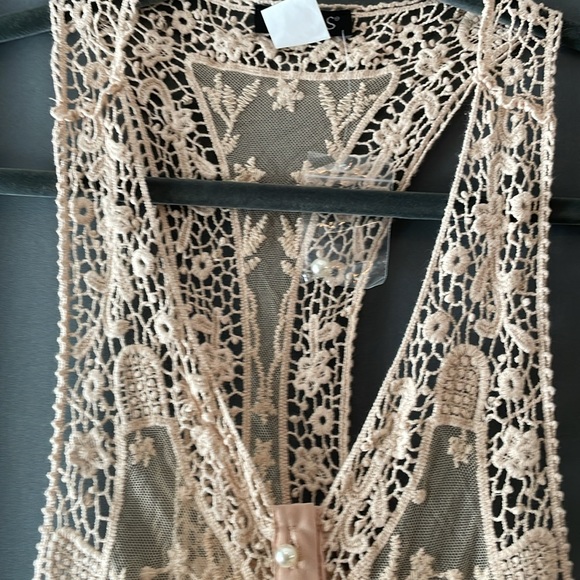 NWT Venus lace,net, embroidered vest size xs - Picture 2 of 3